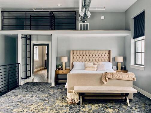 Chambre vaste avec mezzanine