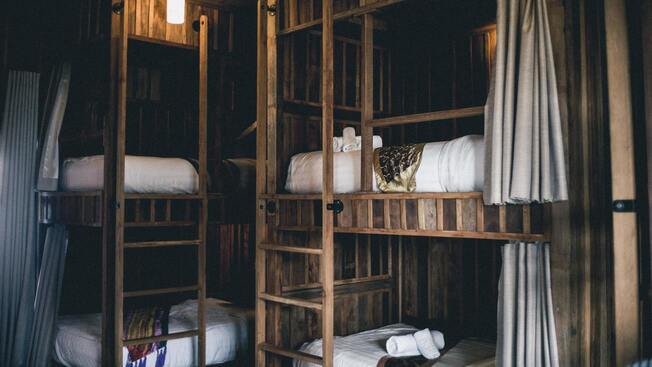 2 lits superposés boisés, ambiance cabane